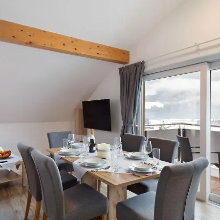 Appartamento With High-grade Furnishings And Fantastic Views *